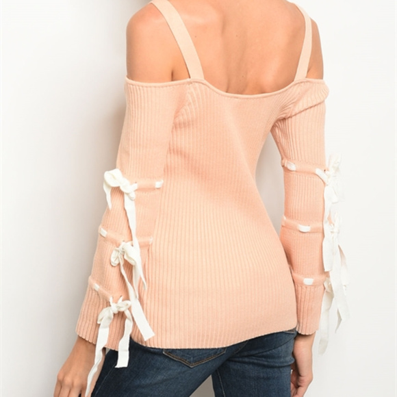 LOVELY RIBBON DETAIL TOP - Picture 2 of 2